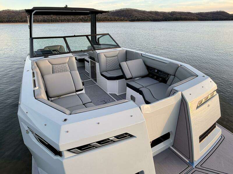 2023 Correct Craft Ingenity 23EL2 Electric Boat