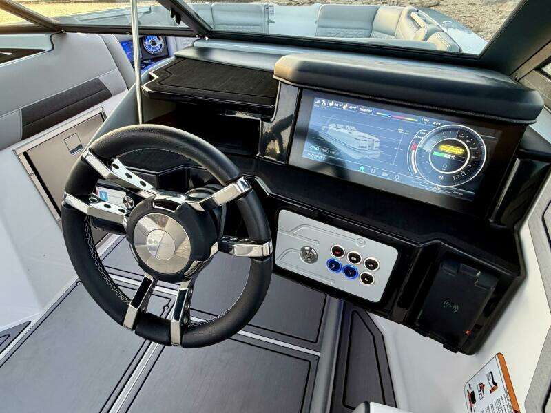 2023 Correct Craft Ingenity 23EL2 Electric Boat