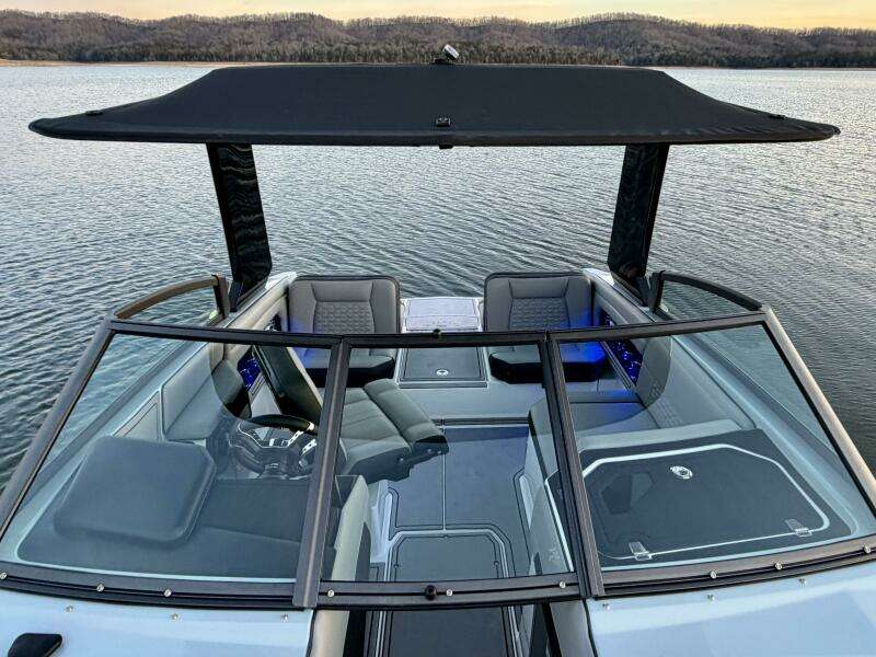 2023 Correct Craft Ingenity 23EL2 Electric Boat