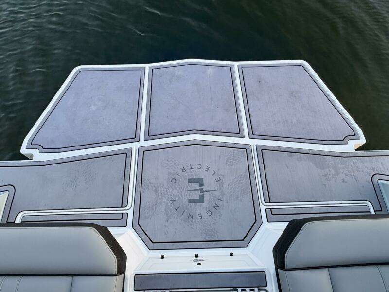 2023 Correct Craft Ingenity 23EL2 Electric Boat