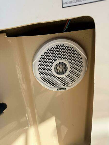 2016 Ranger Tugs R-25 SC