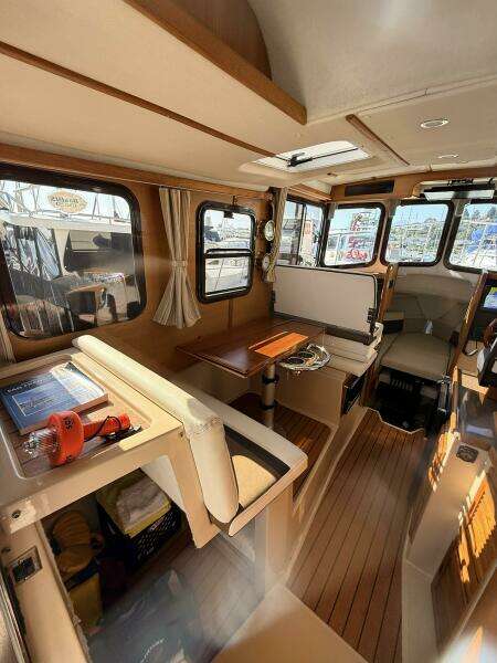 2016 Ranger Tugs R-25 SC