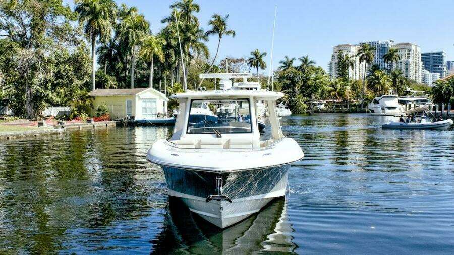 2019 Boston Whaler 350 Realm
