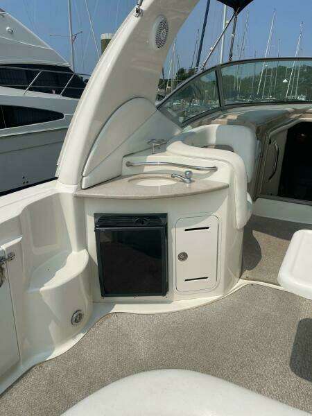 2005 Sea Ray Sundancer 320