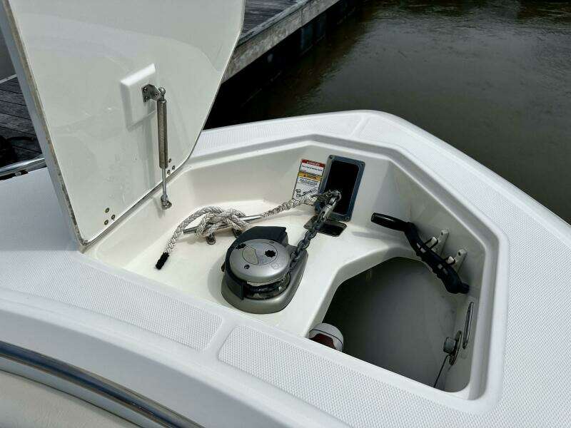 Boston Whaler 33 BOTTOMS UP -  Bow Ground Tackle 