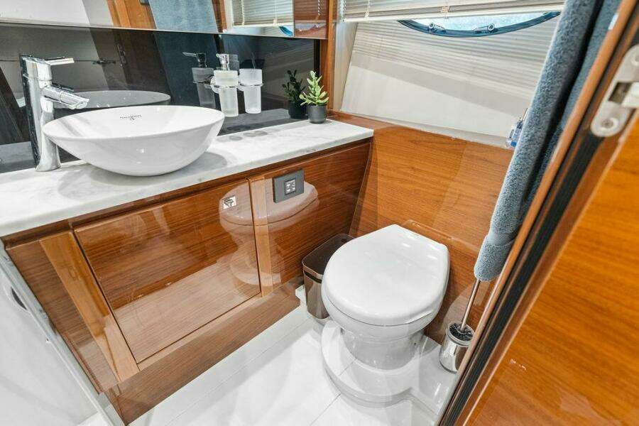 2016 Princess 60 Flybridge Motor Yacht