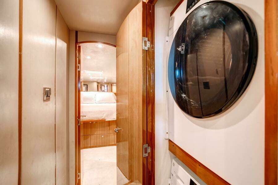 Viking 68 - Mobster - Laundry Center