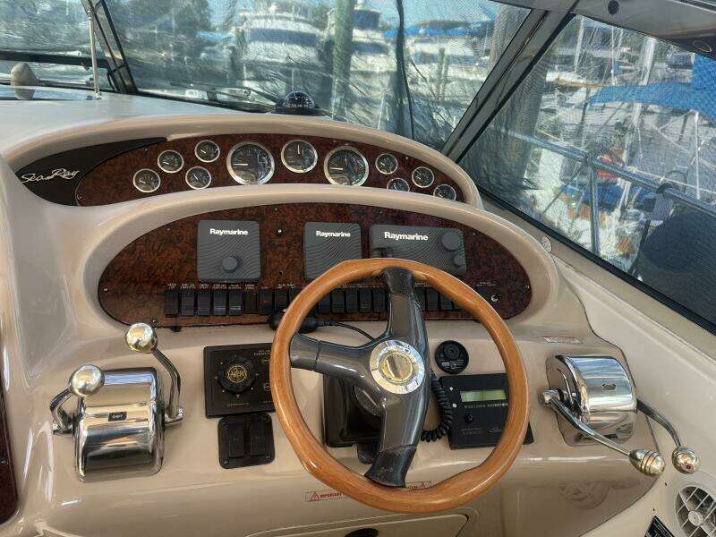 2003 Sea Ray 410 Express Cruiser