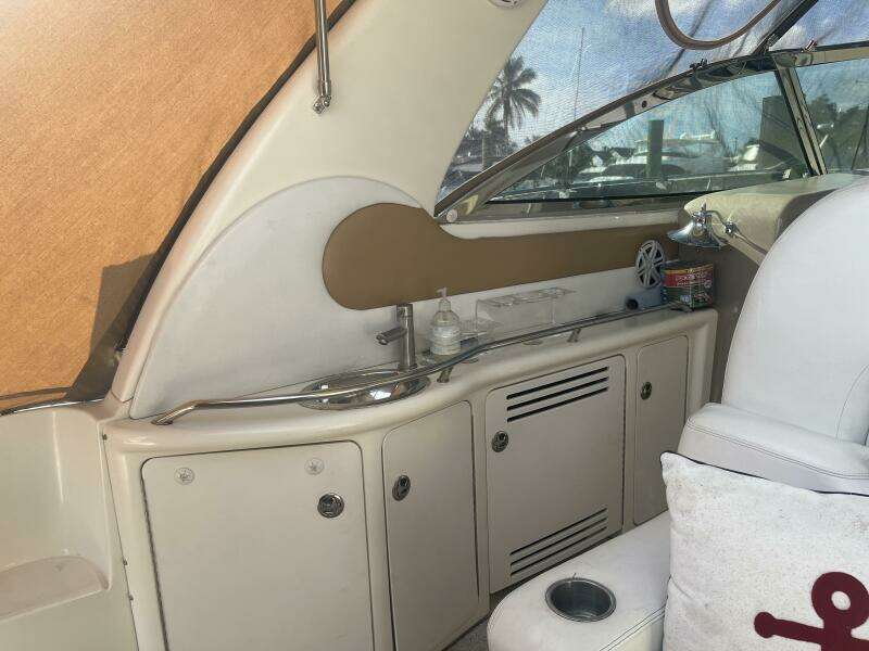 2003 Sea Ray 410 Express Cruiser