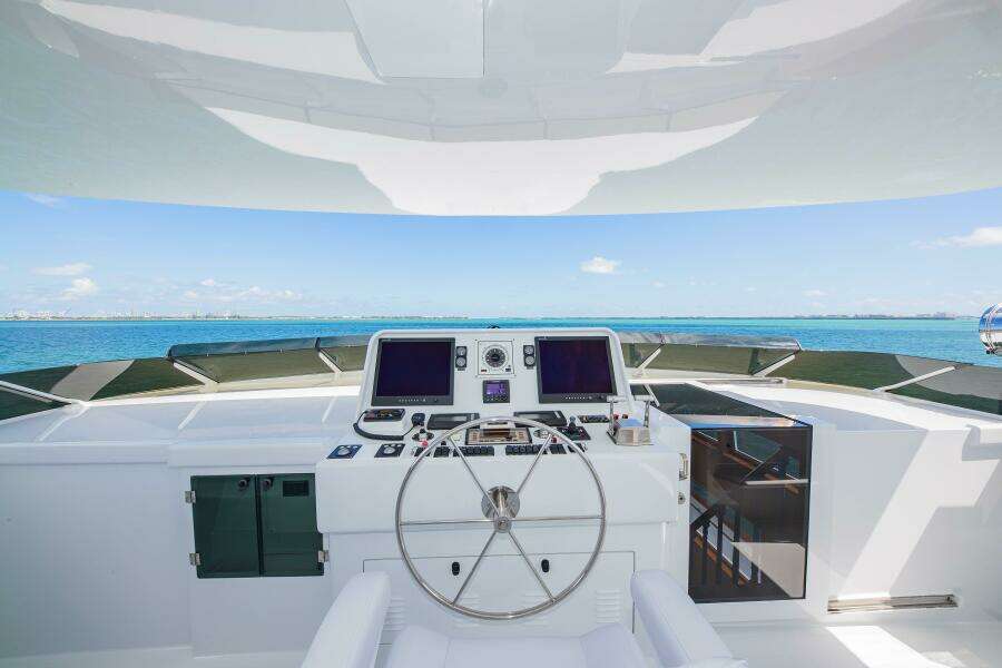 1998 Burger Raised Pilothouse