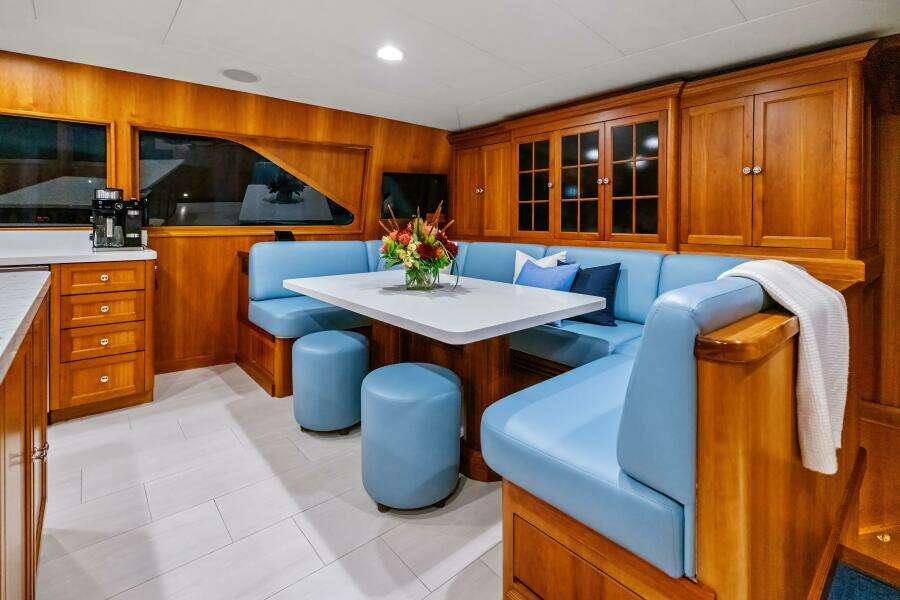 1998 Burger Raised Pilothouse