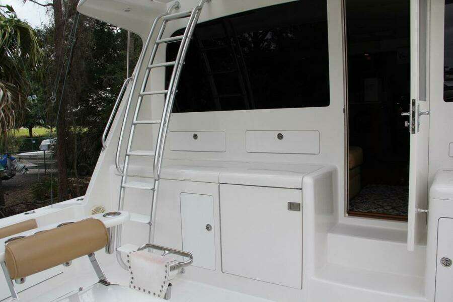 2004 Cabo 48 Flybridge