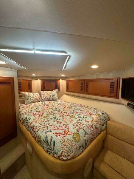 2004 Cabo 48 Flybridge