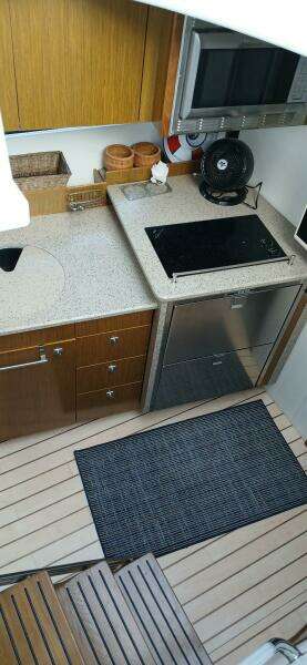 2014 Cruisers Yachts 