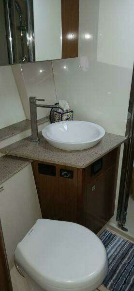 2014 Cruisers Yachts 