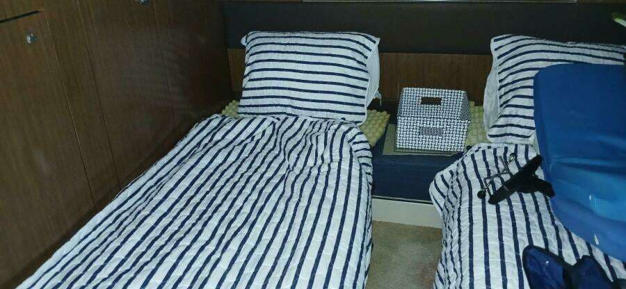 2014 Cruisers Yachts 