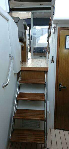 2014 Cruisers Yachts 