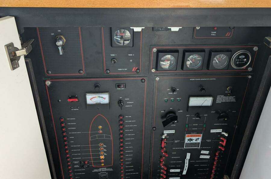 1991 Bayliner 4388 Motoryacht