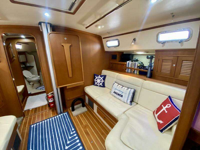 2006 Island Packet 440