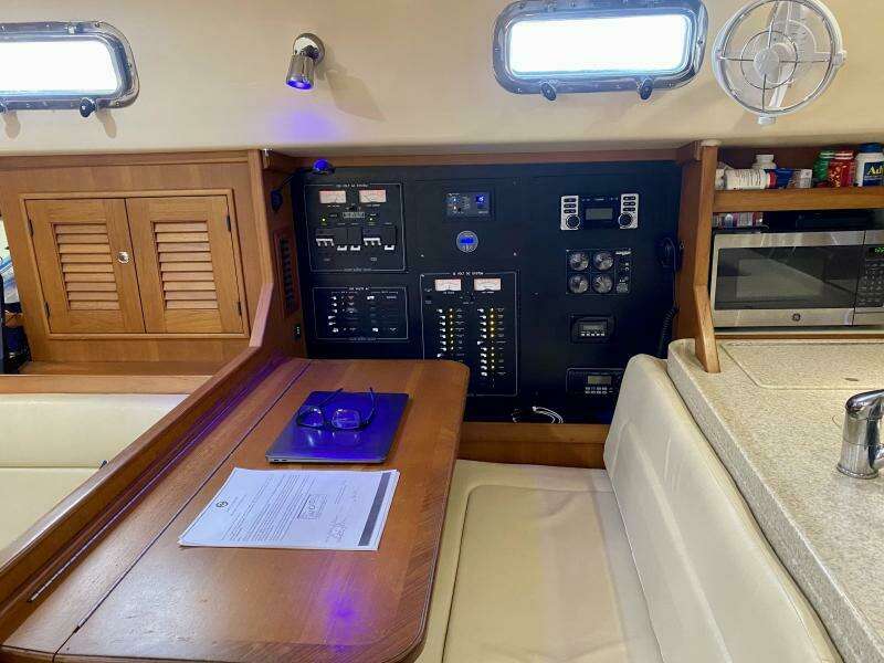 2006 Island Packet 440