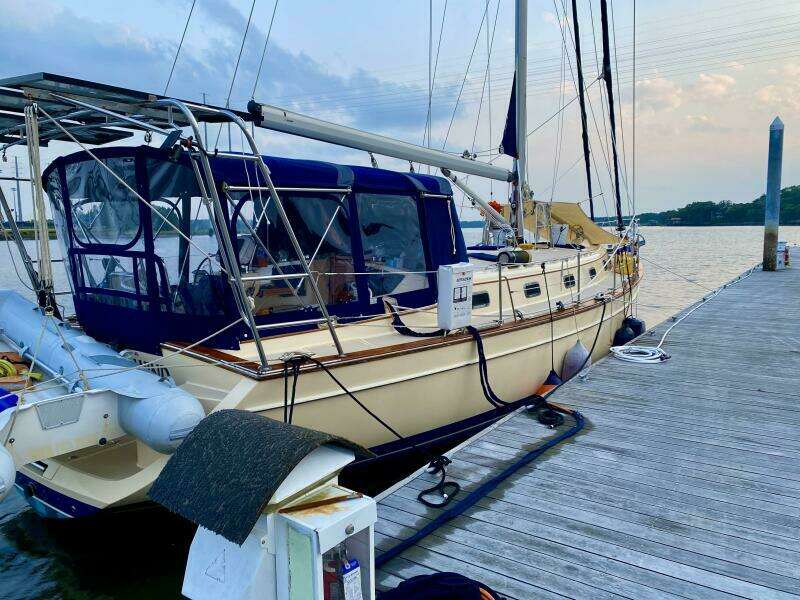 2006 Island Packet 440