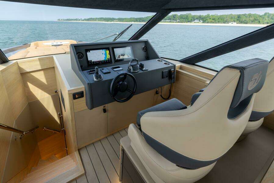 2025 Steeler Bronson 67 Beachclub