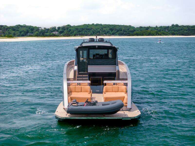 2025 Steeler Bronson 67 Beachclub