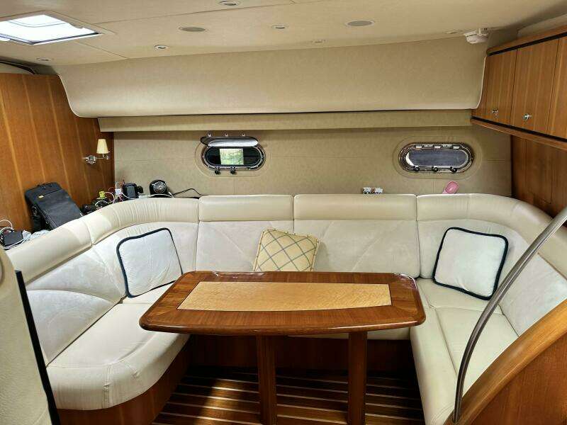 2006 Tiara Yachts 