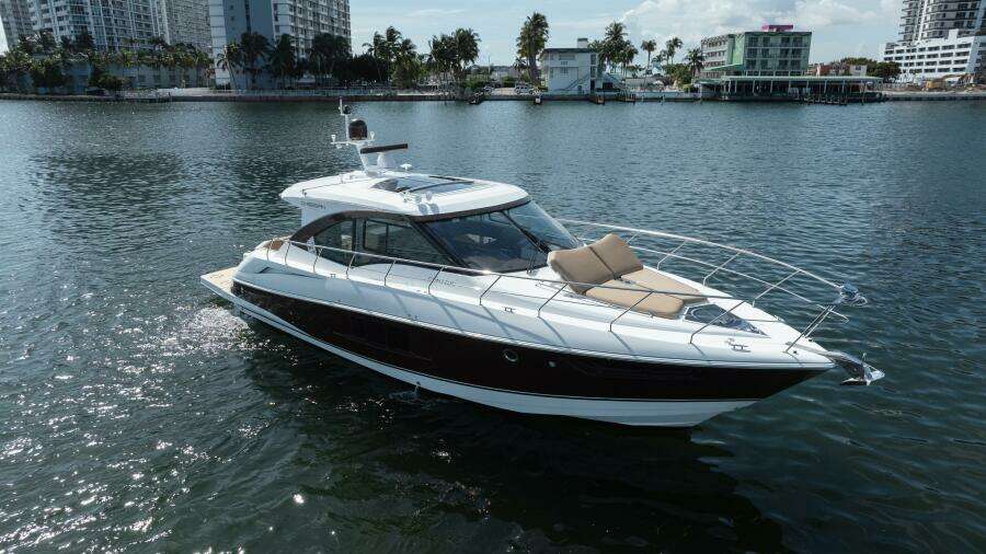 2016 Cruisers Yachts 45 Cantius