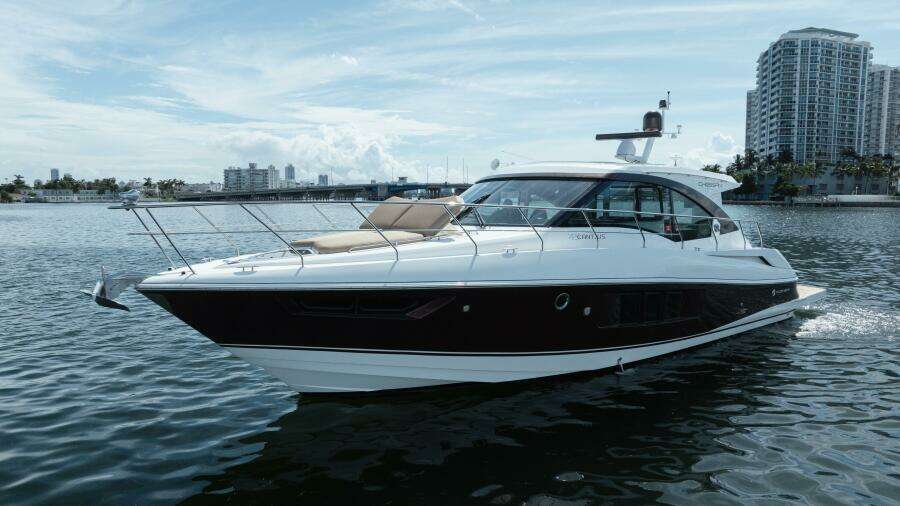 2016 Cruisers Yachts 45 Cantius