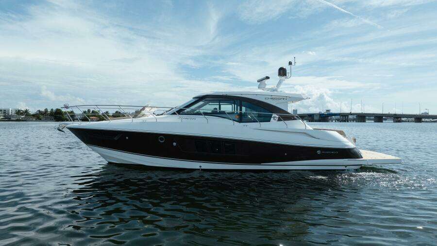 2016 Cruisers Yachts 45 Cantius