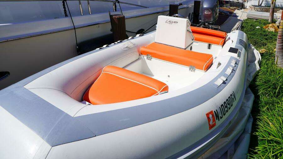 2004 Lazzara Yachts 80 SL