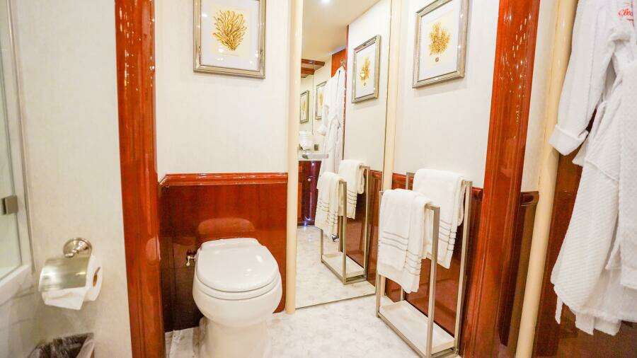 2004 Lazzara Yachts 80 SL