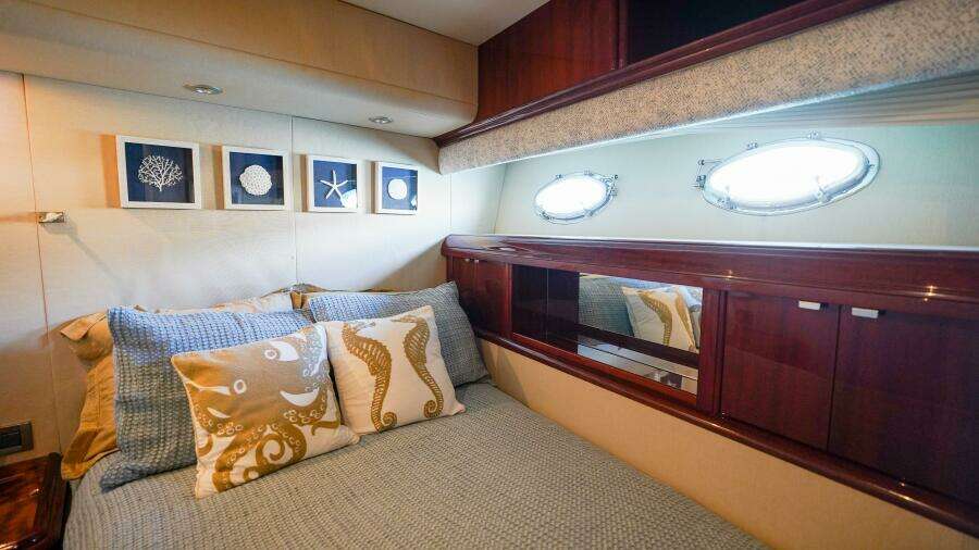 2004 Lazzara Yachts 80 SL