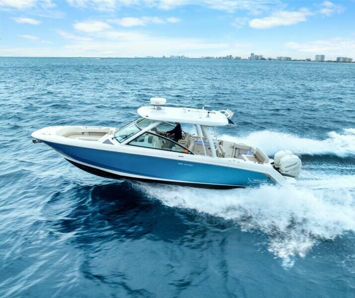 2018 Boston Whaler 320 Vantage