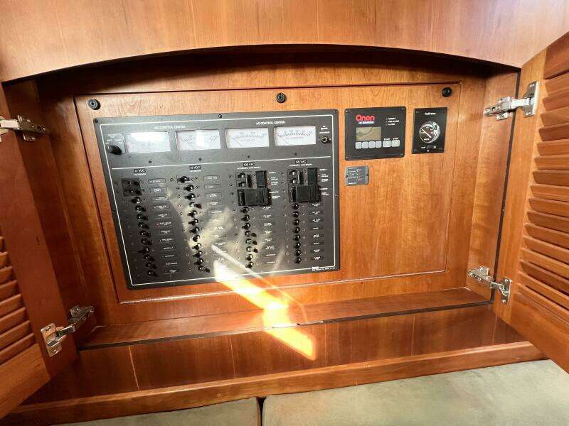 2006 Sabre 38 Hard Top Express