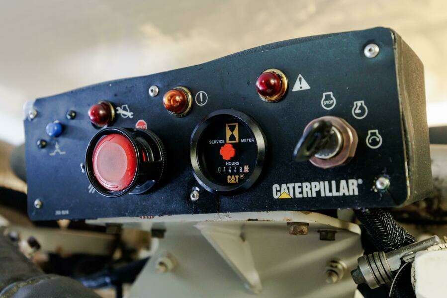 2005 Hatteras 50 Convertible