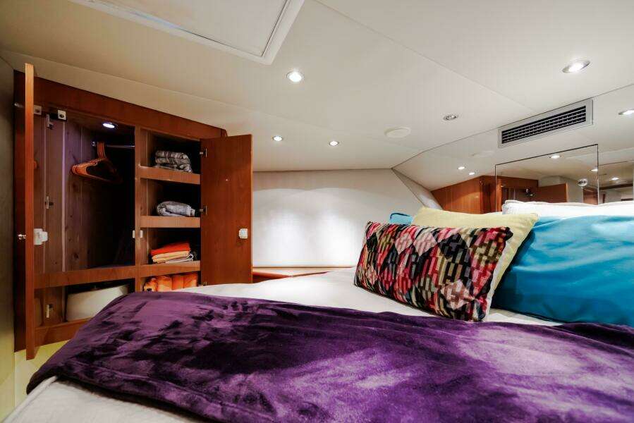 2005 Hatteras 50 Convertible