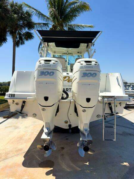 2018 Boston Whaler 315 Conquest
