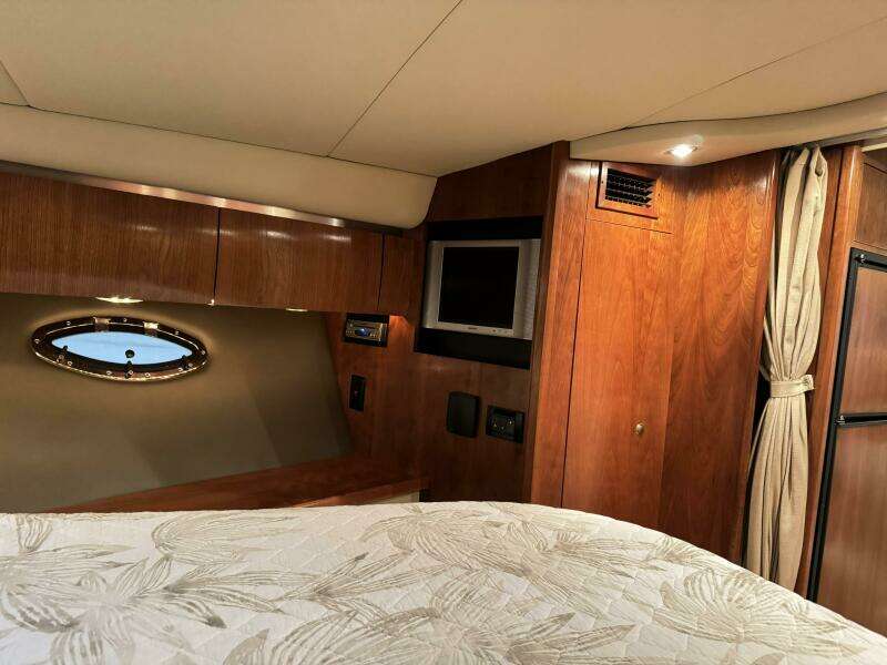 2005 Cruisers Yachts 420 Express