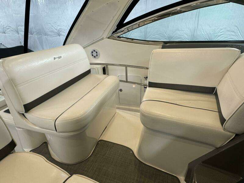 2005 Cruisers Yachts 420 Express