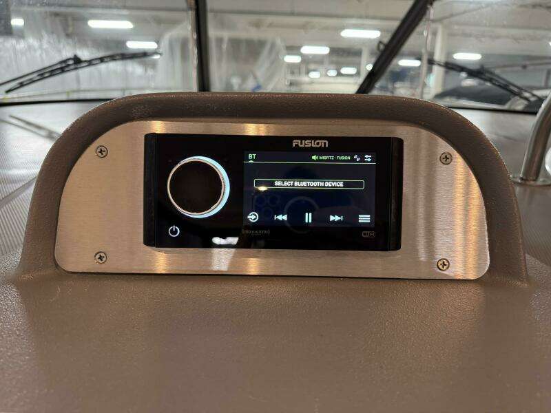 2005 Cruisers Yachts 420 Express