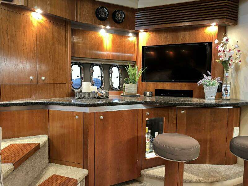 2005 Cruisers Yachts 420 Express