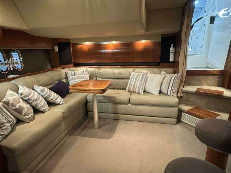 2005 Cruisers Yachts 420 Express