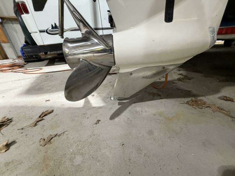 2016 Everglades 230 Center Console