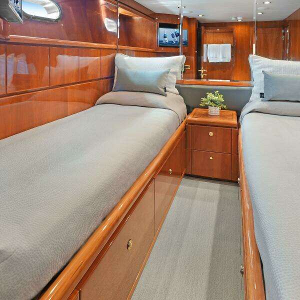 2003 Hargrave Sky Lounge