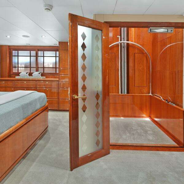 2003 Hargrave Sky Lounge