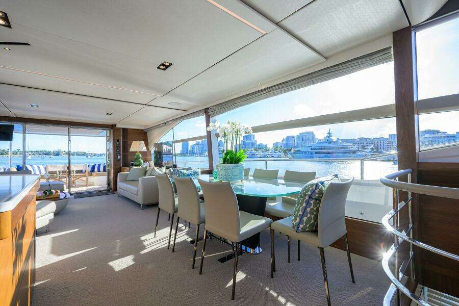 Princess Y78 - Janie II - Dining