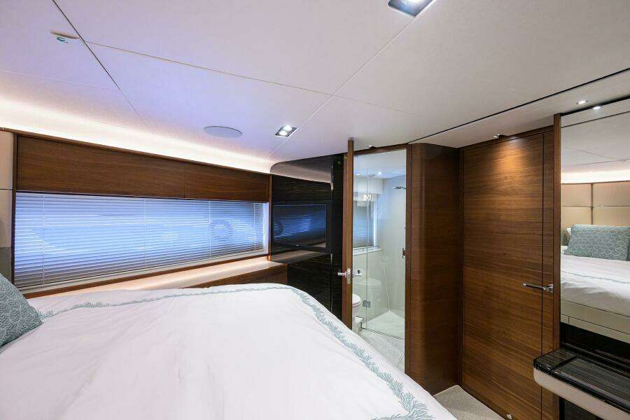 Princess Y78 - Janie II - Stateroom