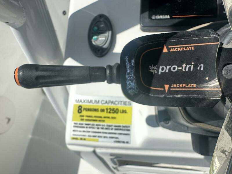 2016 Sea Hunt BX 24 BR